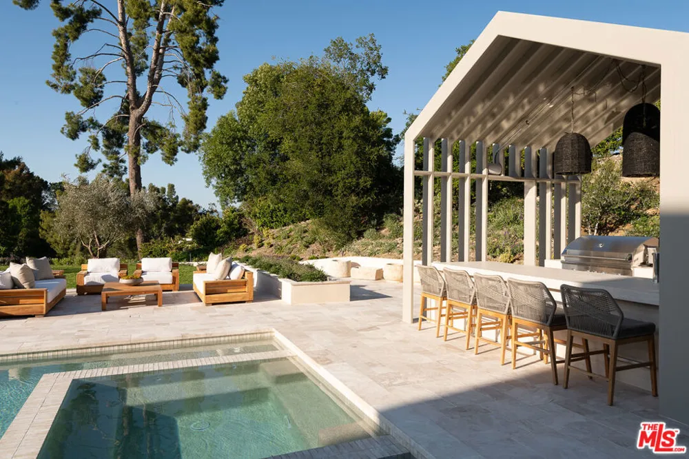 24172 Lupin Hill Road Hidden Hills, CA 91302