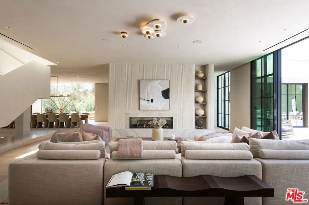 24172 Lupin Hill Road Hidden Hills, CA 91302