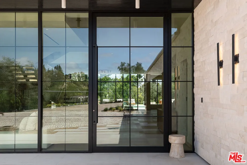 24172 Lupin Hill Road Hidden Hills, CA 91302