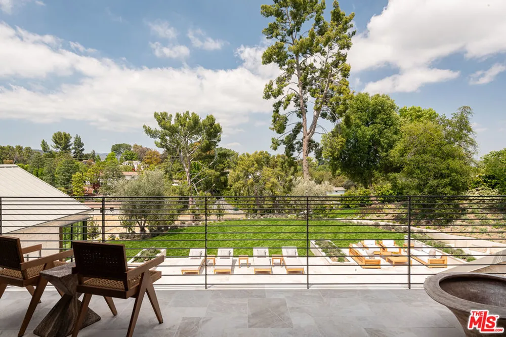 24172 Lupin Hill Road Hidden Hills, CA 91302