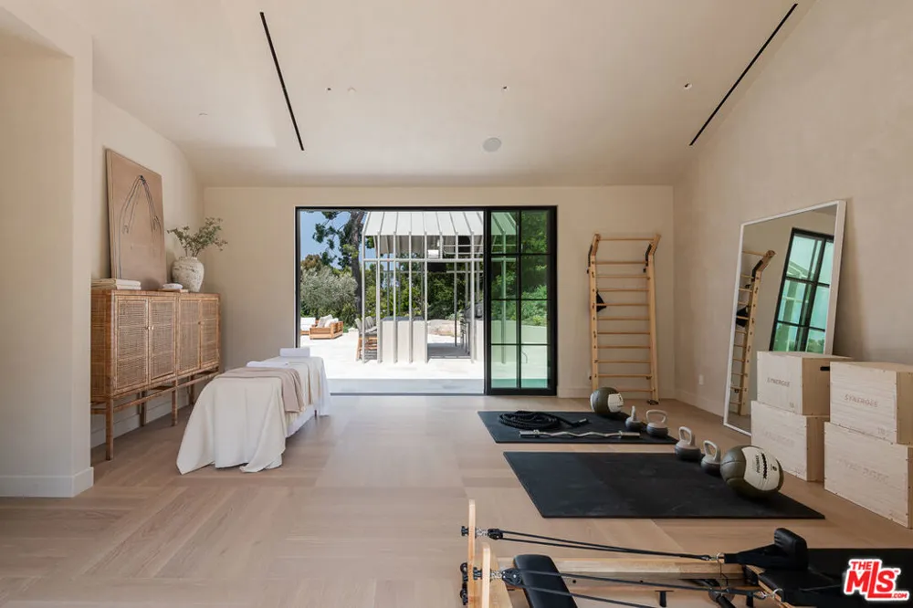 24172 Lupin Hill Road Hidden Hills, CA 91302
