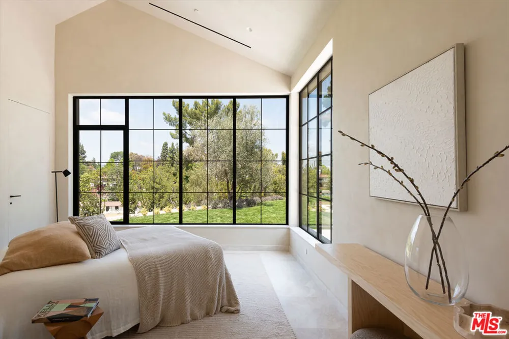 24172 Lupin Hill Road Hidden Hills, CA 91302