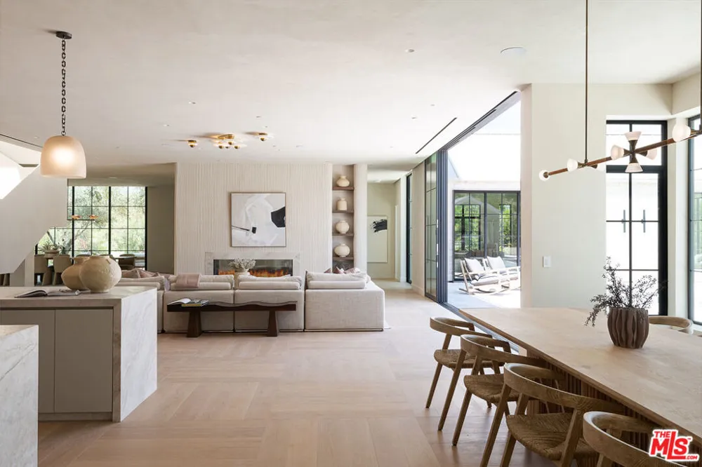 24172 Lupin Hill Road Hidden Hills, CA 91302