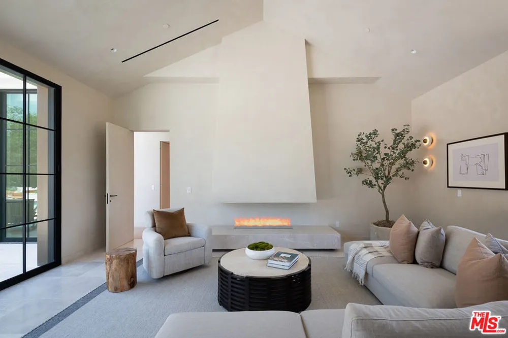 24172 Lupin Hill Road Hidden Hills, CA 91302