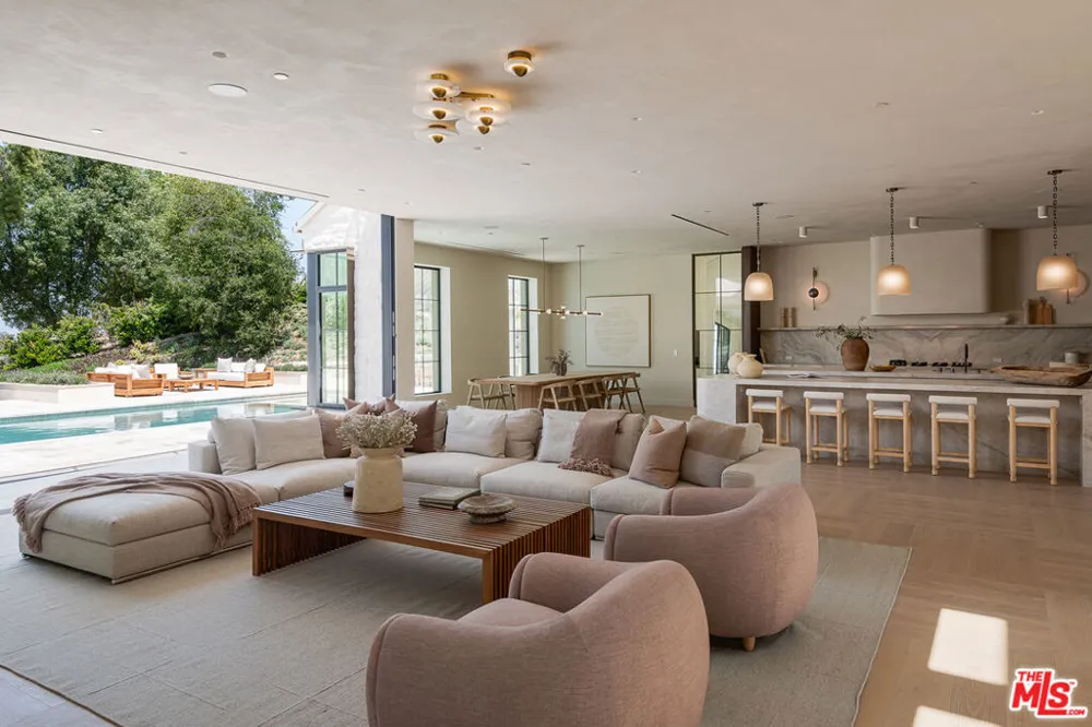 24172 Lupin Hill Road Hidden Hills, CA 91302