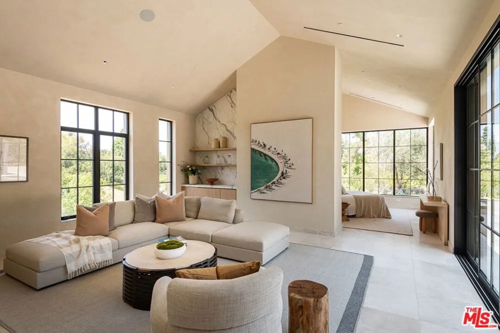 24172 Lupin Hill Road Hidden Hills, CA 91302