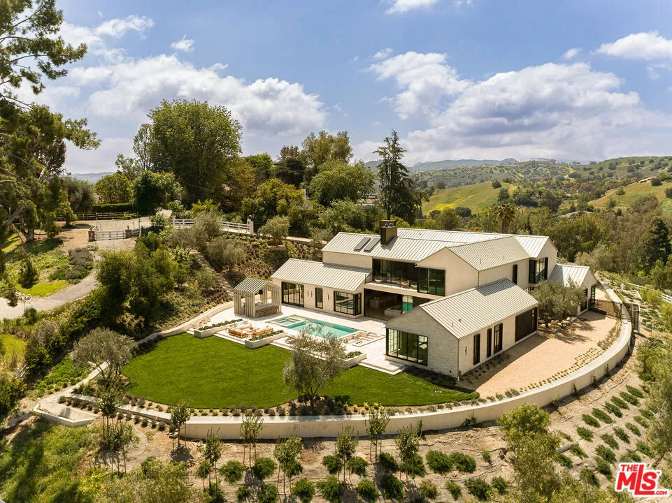 24172 Lupin Hill Road Hidden Hills, CA 91302