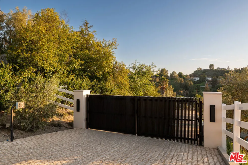 24172 Lupin Hill Road Hidden Hills, CA 91302
