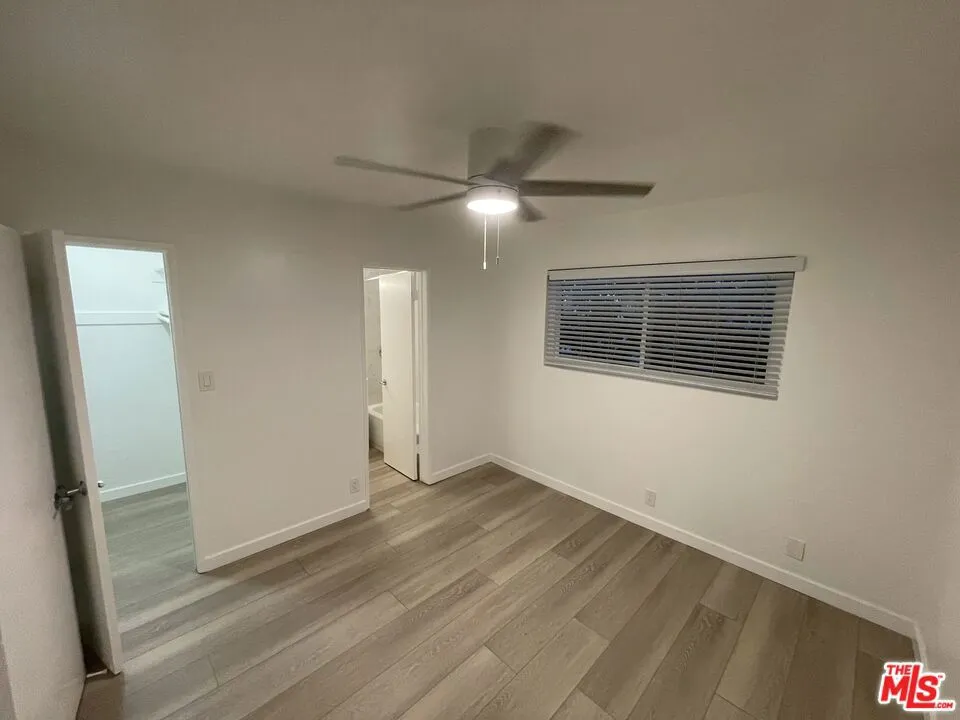 25 Navy Street #17 Venice, CA 90291
