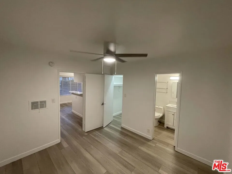 25 Navy Street #17 Venice, CA 90291