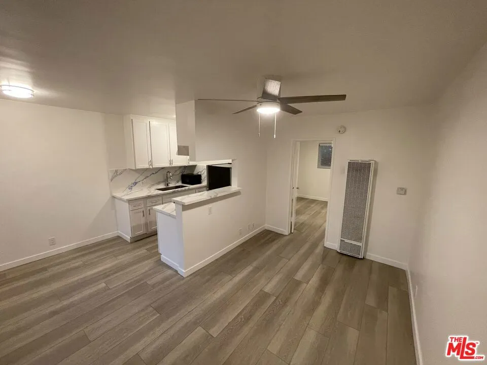 25 Navy Street #17 Venice, CA 90291