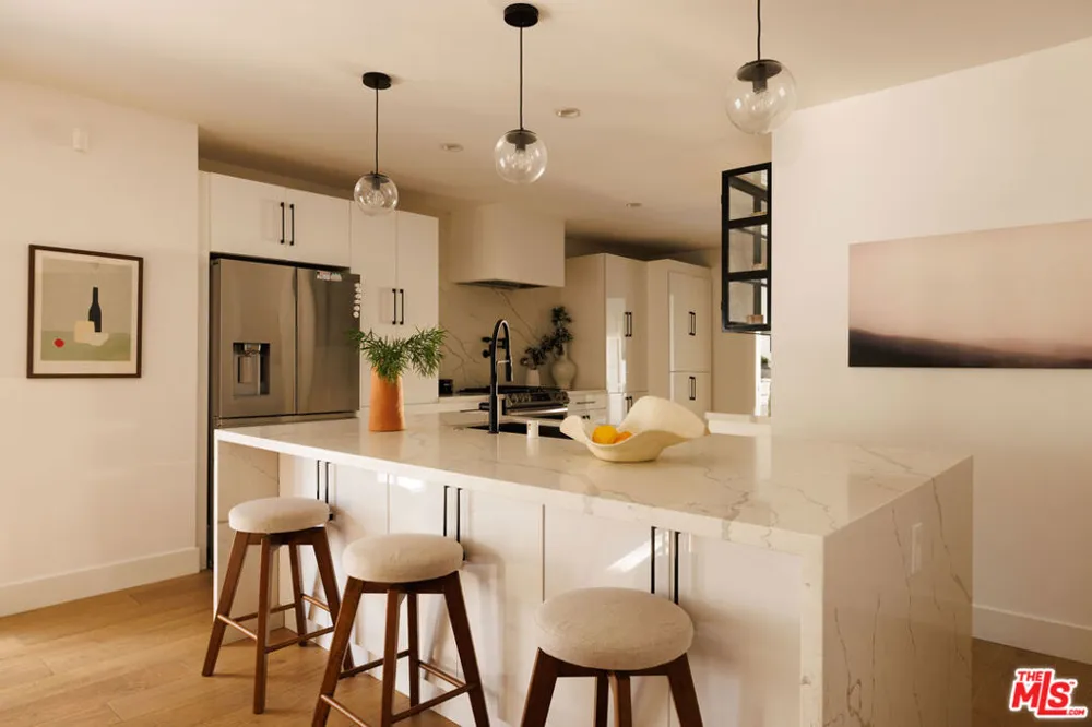 122 Wilton Place Los Angeles, CA 90004
