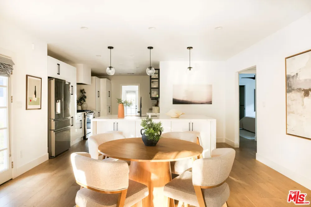 122 Wilton Place Los Angeles, CA 90004