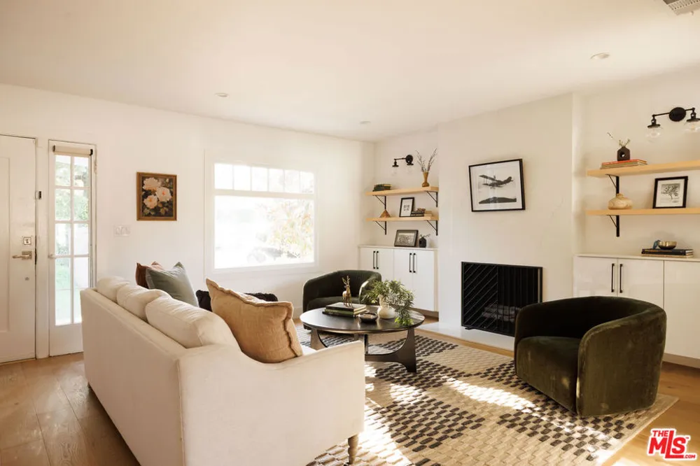122 Wilton Place Los Angeles, CA 90004
