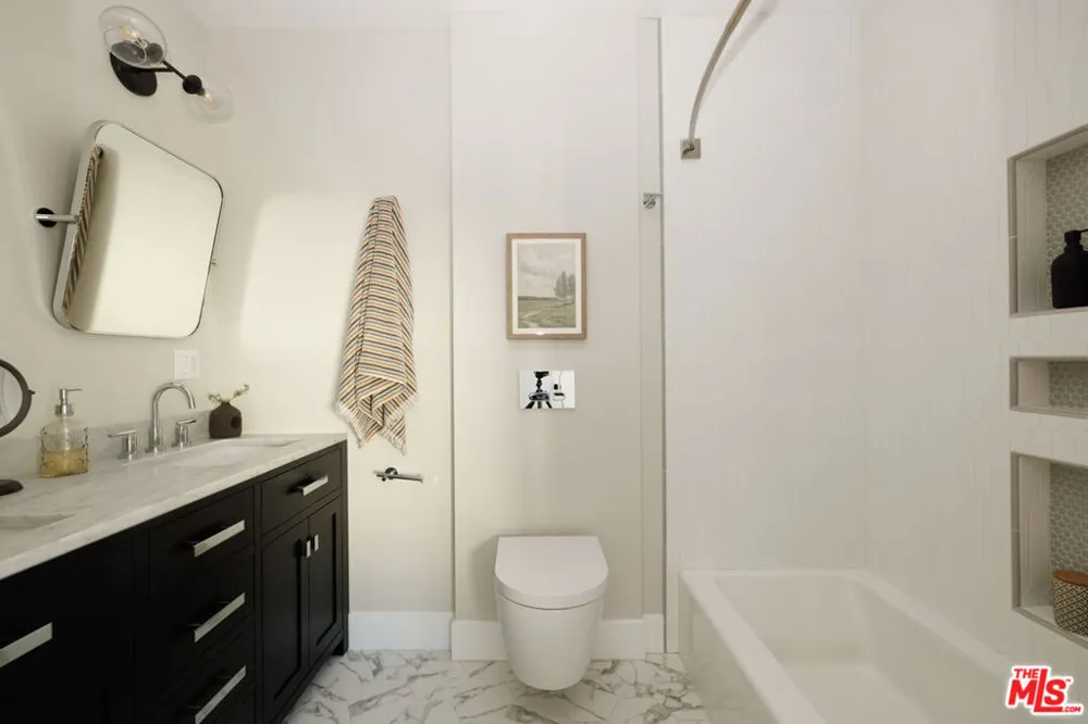 122 Wilton Place Los Angeles, CA 90004