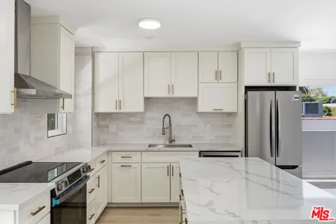 929 Stanley Avenue #2