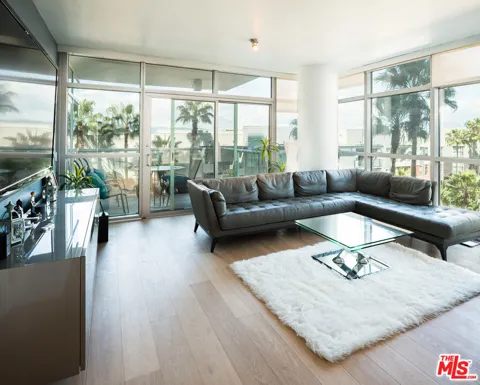 13650 MARINA POINTE DRIVE #607