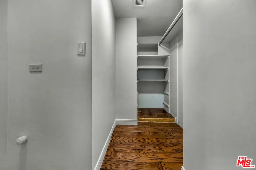 1333 S Beverly Glen Boulevard #606 Los Angeles, CA 90024