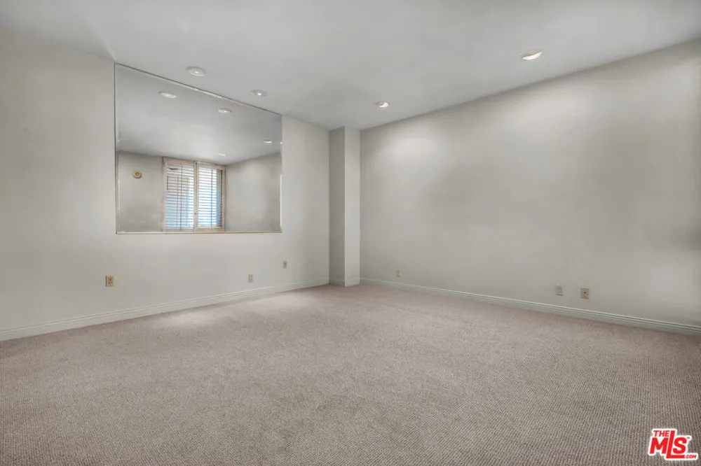 1333 S Beverly Glen Boulevard #606 Los Angeles, CA 90024