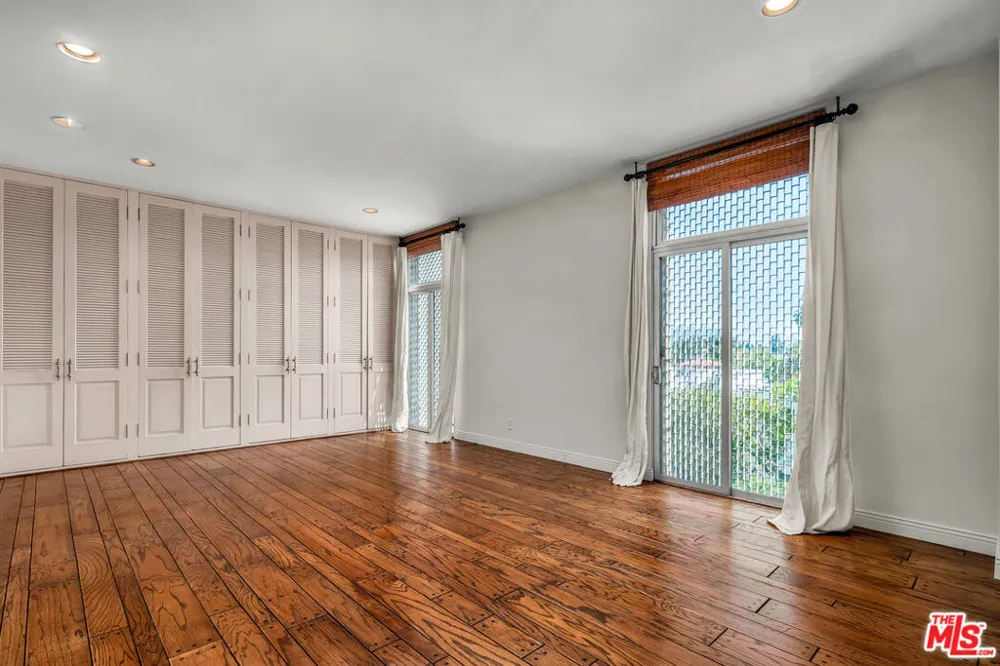 1333 S Beverly Glen Boulevard #606 Los Angeles, CA 90024