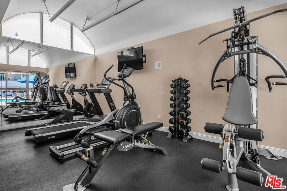 1333 S Beverly Glen Boulevard #606 Los Angeles, CA 90024