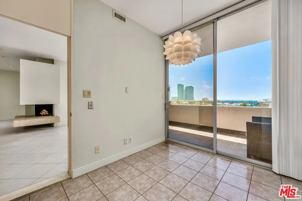 1333 S Beverly Glen Boulevard #606 Los Angeles, CA 90024