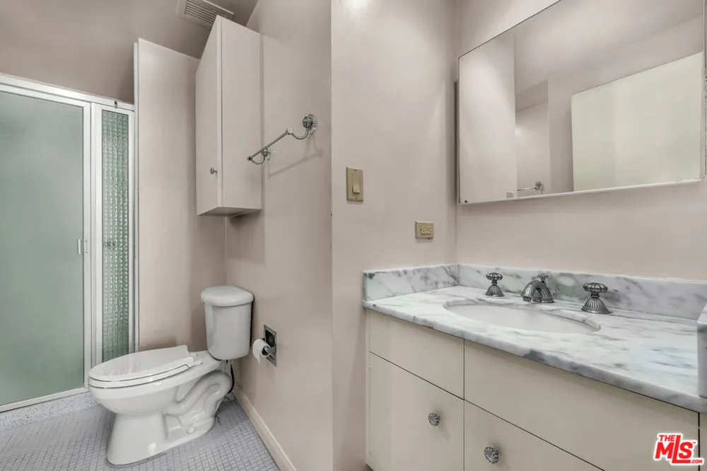 1333 S Beverly Glen Boulevard #606 Los Angeles, CA 90024
