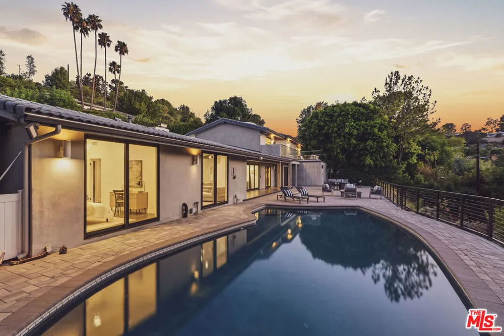 18065 Boris Drive Los Angeles, CA 91316