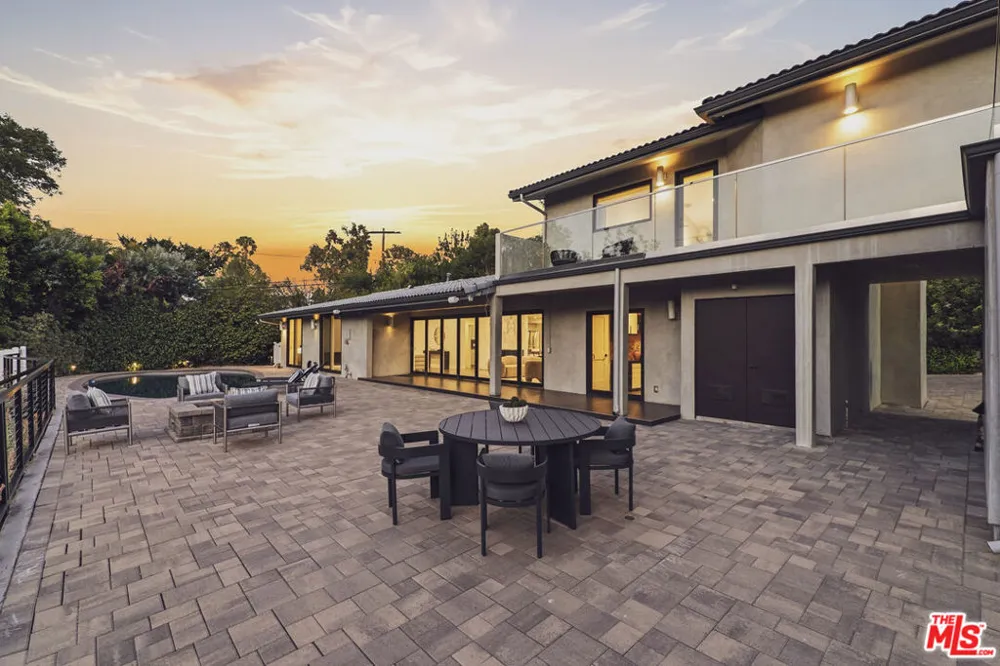 18065 Boris Drive Los Angeles, CA 91316