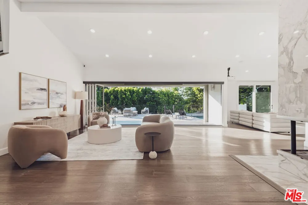 18065 Boris Drive Los Angeles, CA 91316