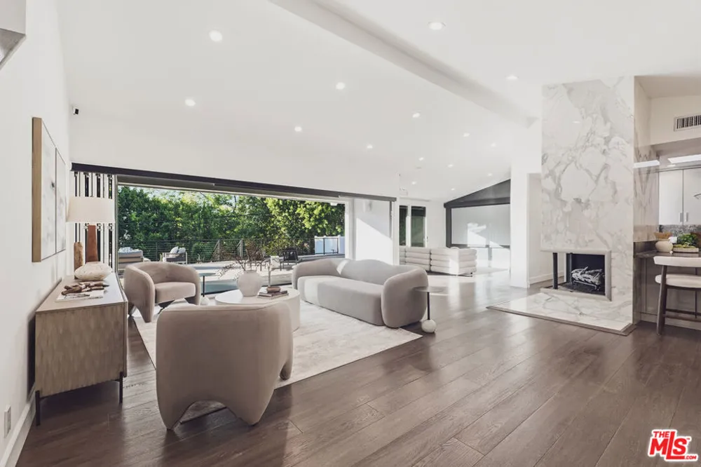 18065 Boris Drive Los Angeles, CA 91316