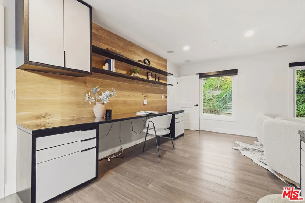 18065 Boris Drive Los Angeles, CA 91316