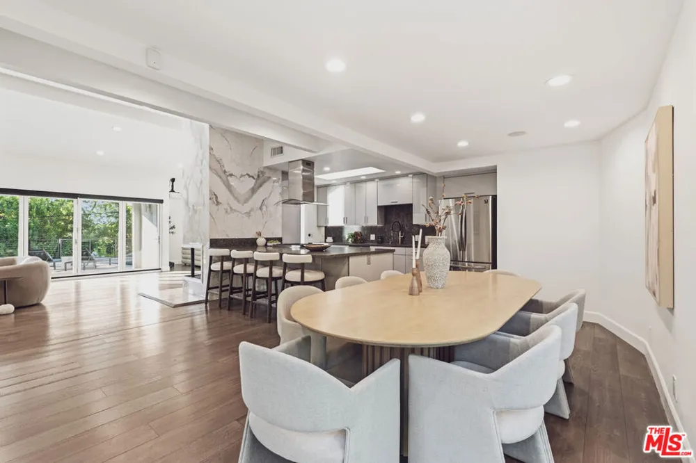 18065 Boris Drive Los Angeles, CA 91316
