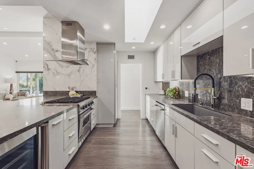 18065 Boris Drive Los Angeles, CA 91316