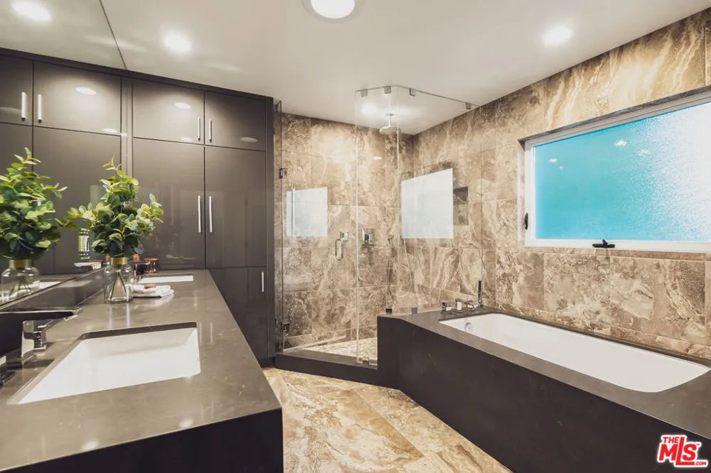 18065 Boris Drive Los Angeles, CA 91316