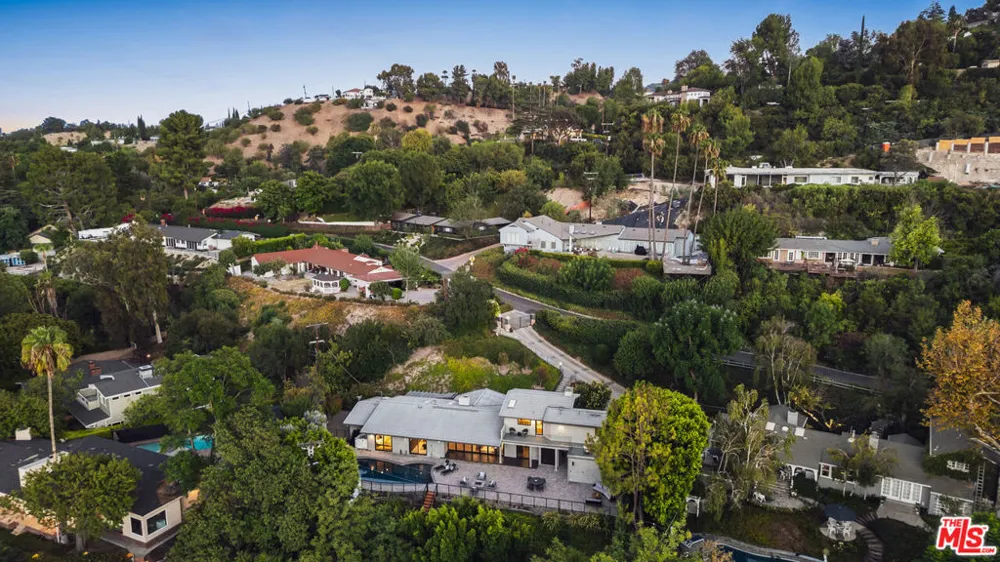 18065 Boris Drive Los Angeles, CA 91316