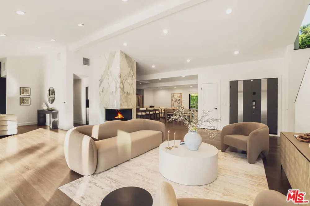 18065 Boris Drive Los Angeles, CA 91316