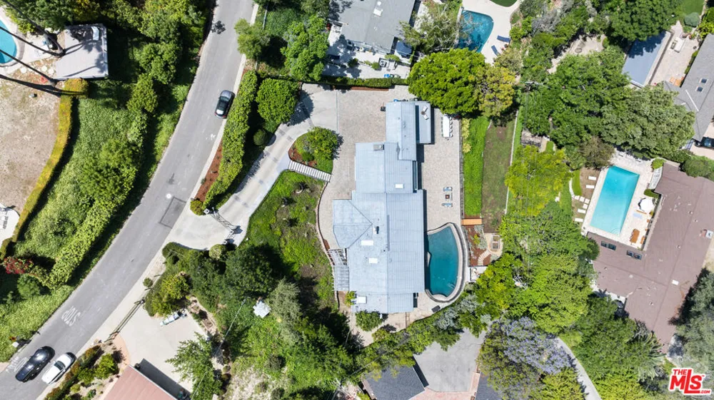 18065 Boris Drive Los Angeles, CA 91316