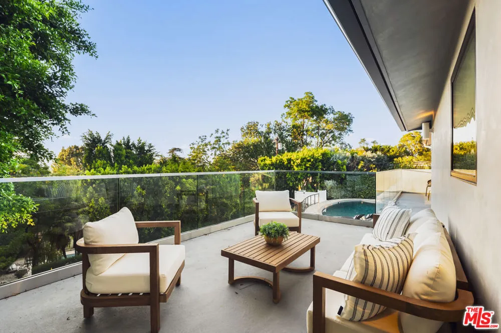 18065 Boris Drive Los Angeles, CA 91316