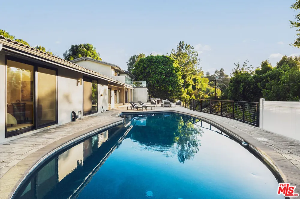 18065 Boris Drive Los Angeles, CA 91316
