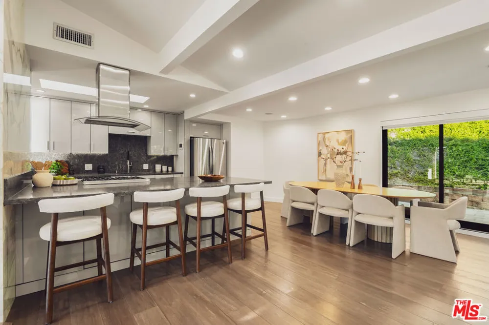 18065 Boris Drive Los Angeles, CA 91316