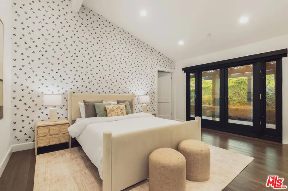 18065 Boris Drive Los Angeles, CA 91316
