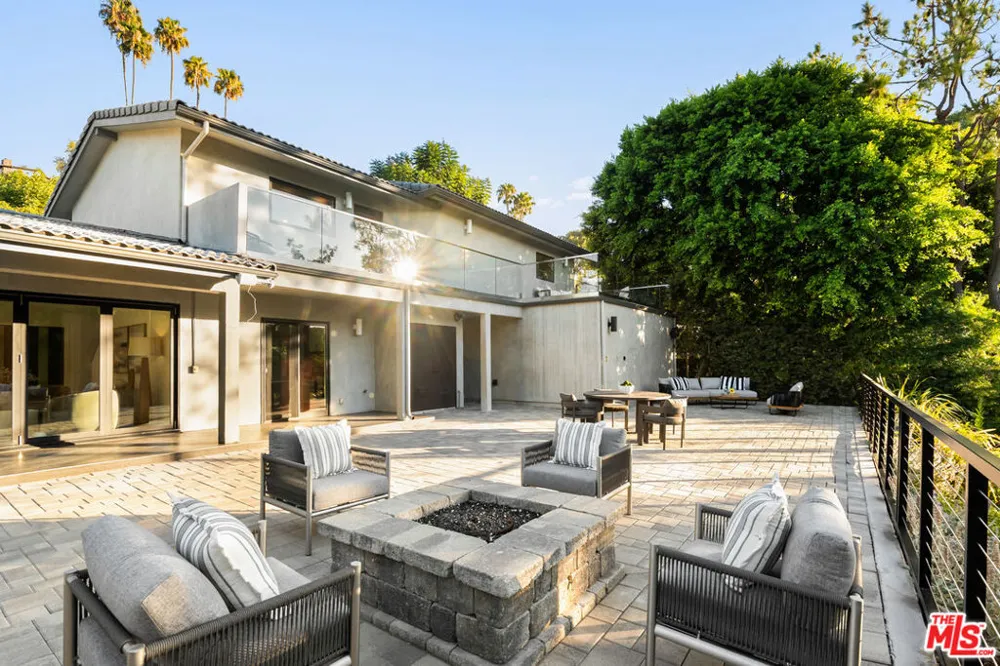 18065 Boris Drive Los Angeles, CA 91316