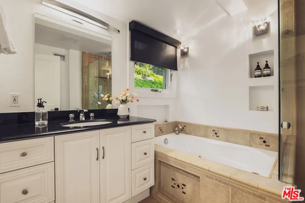 18065 Boris Drive Los Angeles, CA 91316
