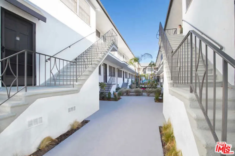 617 Ocean Avenue #L Santa Monica, CA 90402