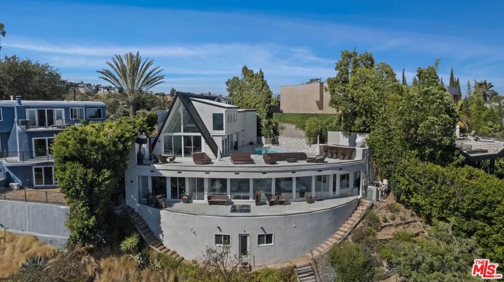 8460 Cole Crest Drive Los Angeles, CA 90046
