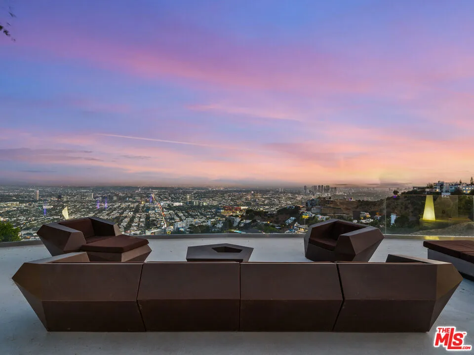 8460 Cole Crest Drive Los Angeles, CA 90046