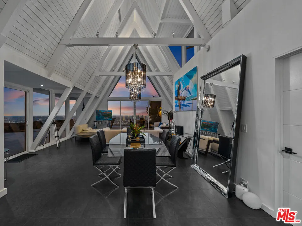 8460 Cole Crest Drive Los Angeles, CA 90046
