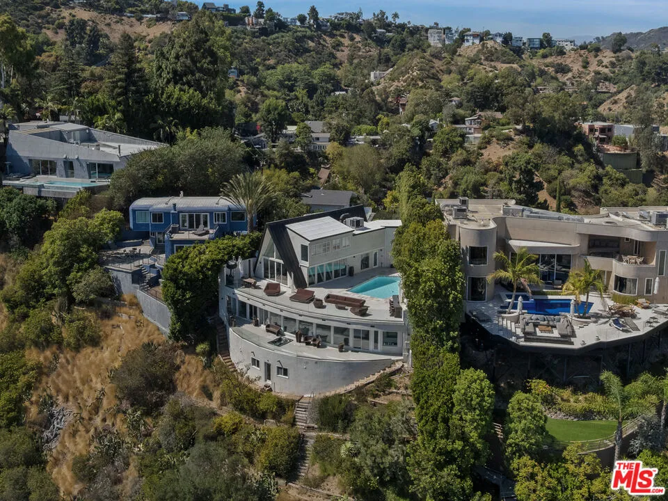 8460 Cole Crest Drive Los Angeles, CA 90046