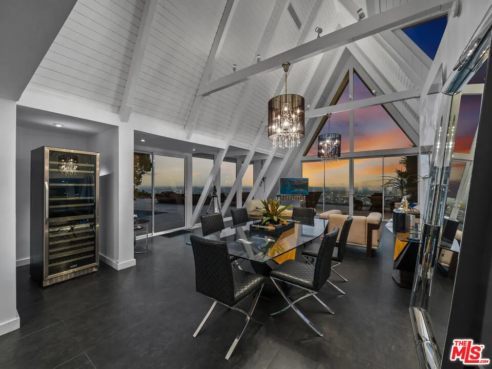 8460 Cole Crest Drive Los Angeles, CA 90046